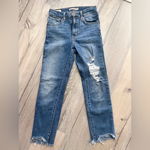 LEVI’s High-Rise Straight Size 26 - Picture 2 of 2